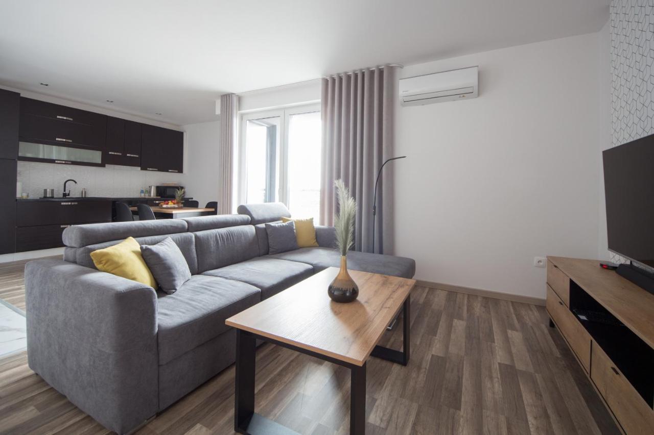Apartament 23 Park City ออสทรุฟ วีแยลคอพพอลสกี ภายนอก รูปภาพ