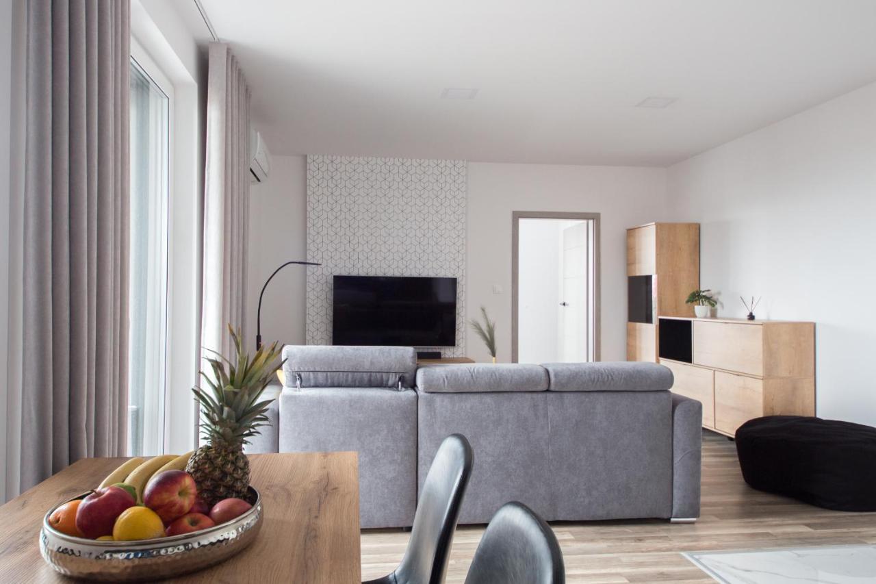 Apartament 23 Park City ออสทรุฟ วีแยลคอพพอลสกี ภายนอก รูปภาพ
