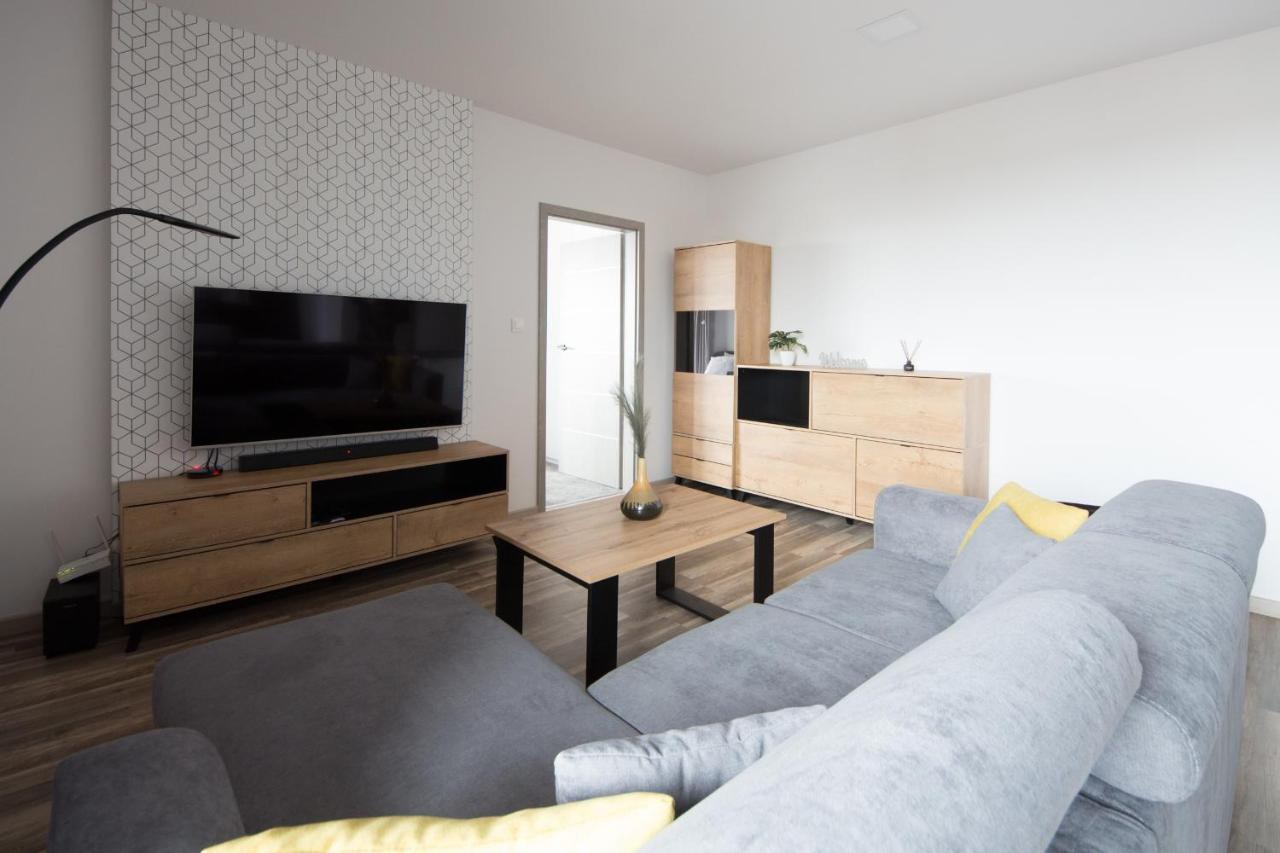 Apartament 23 Park City ออสทรุฟ วีแยลคอพพอลสกี ภายนอก รูปภาพ