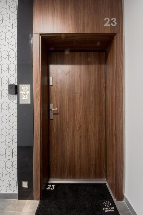 Apartament 23 Park City ออสทรุฟ วีแยลคอพพอลสกี ภายนอก รูปภาพ